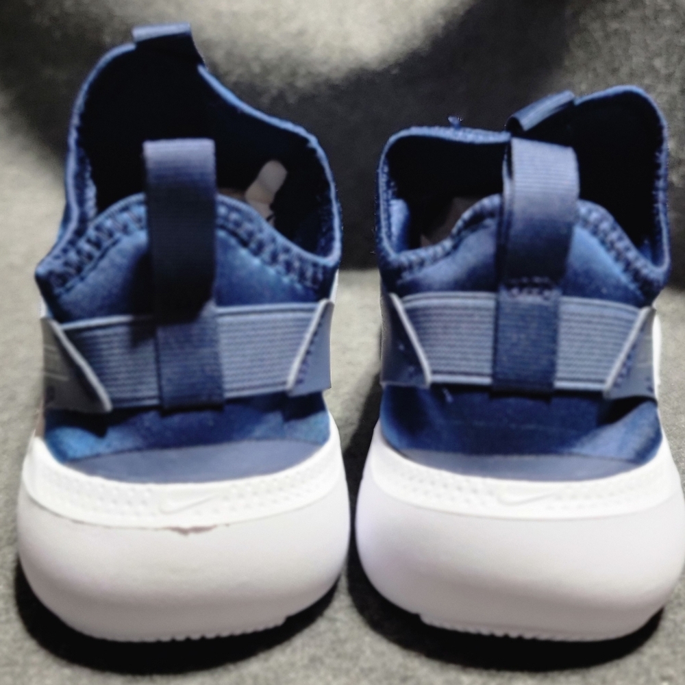Nike Flex Runner 4 slip-on sneakers 2.5Y - Picture 2 of 5